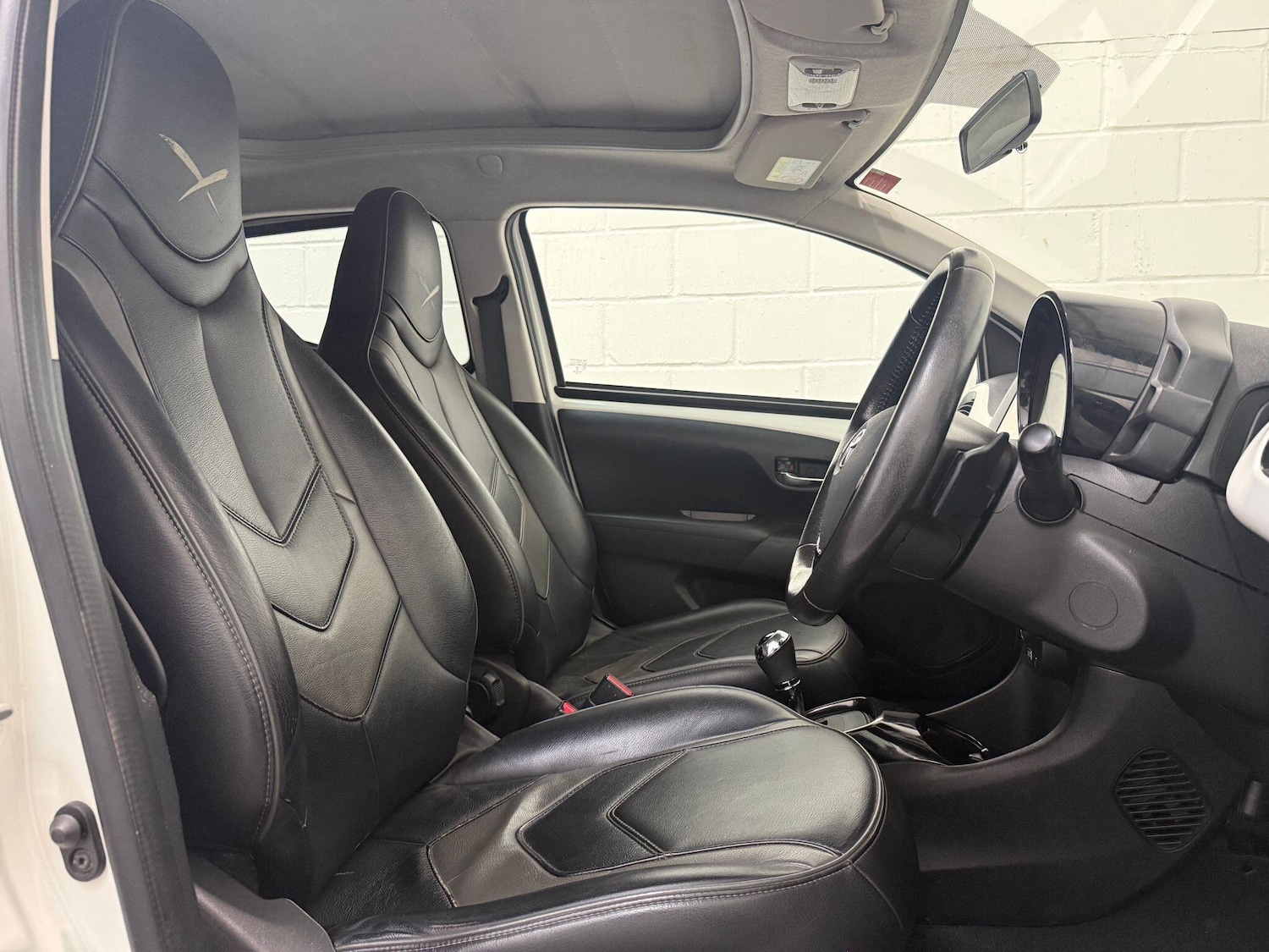 Used Toyota AYGO 2018 for sale - 77549885: Photo 24