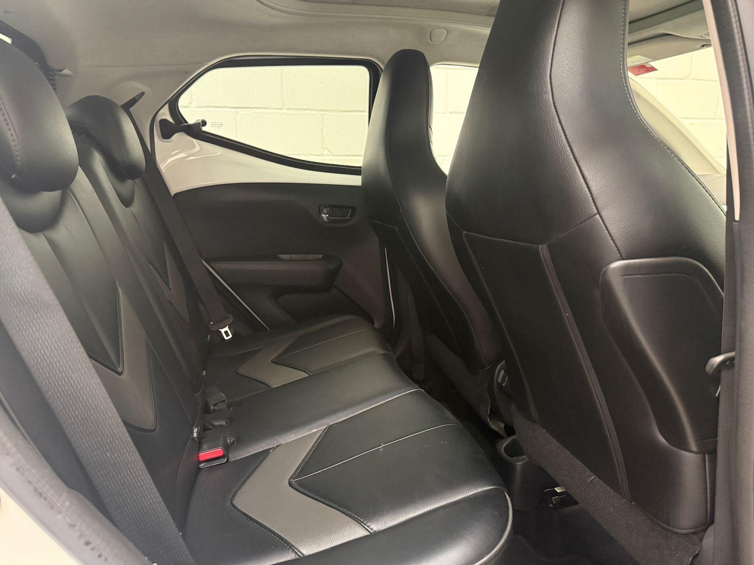 Used Toyota AYGO 2018 for sale - 77549885: Photo 33