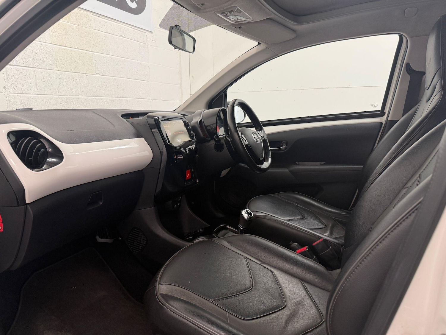 Used Toyota AYGO 2018 for sale - 77549885: Photo 42