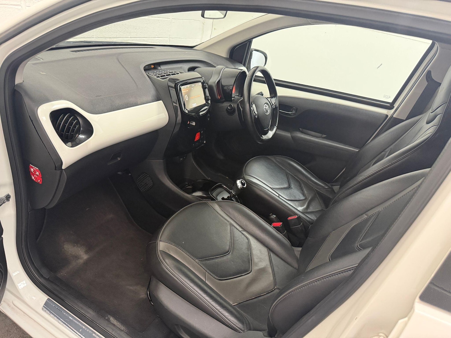 Used Toyota AYGO 2018 for sale - 77549885: Photo 44