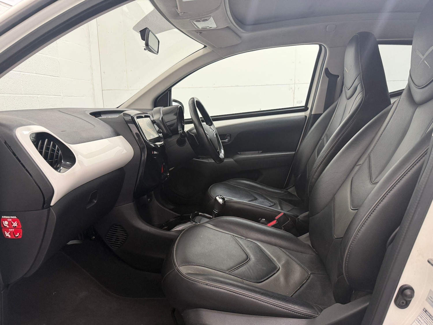 Used Toyota AYGO 2018 for sale - 77549885: Photo 46