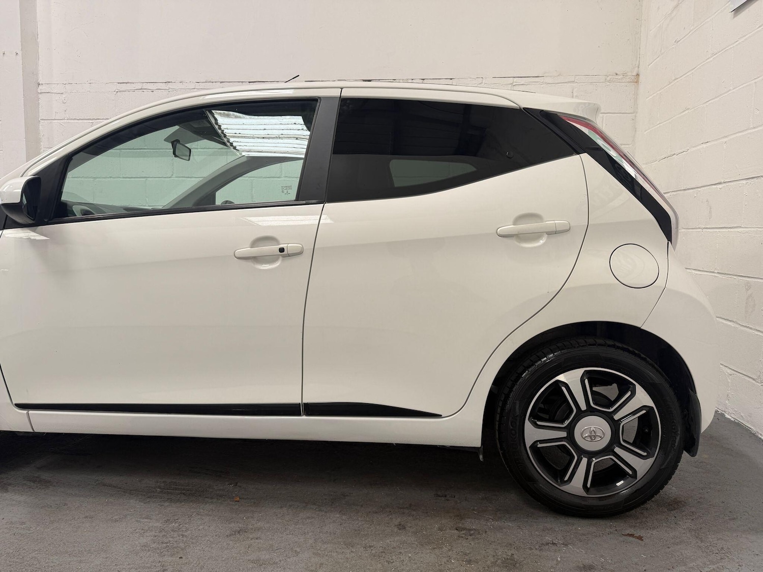 Used Toyota AYGO 2018 for sale - 77549885: Photo 9