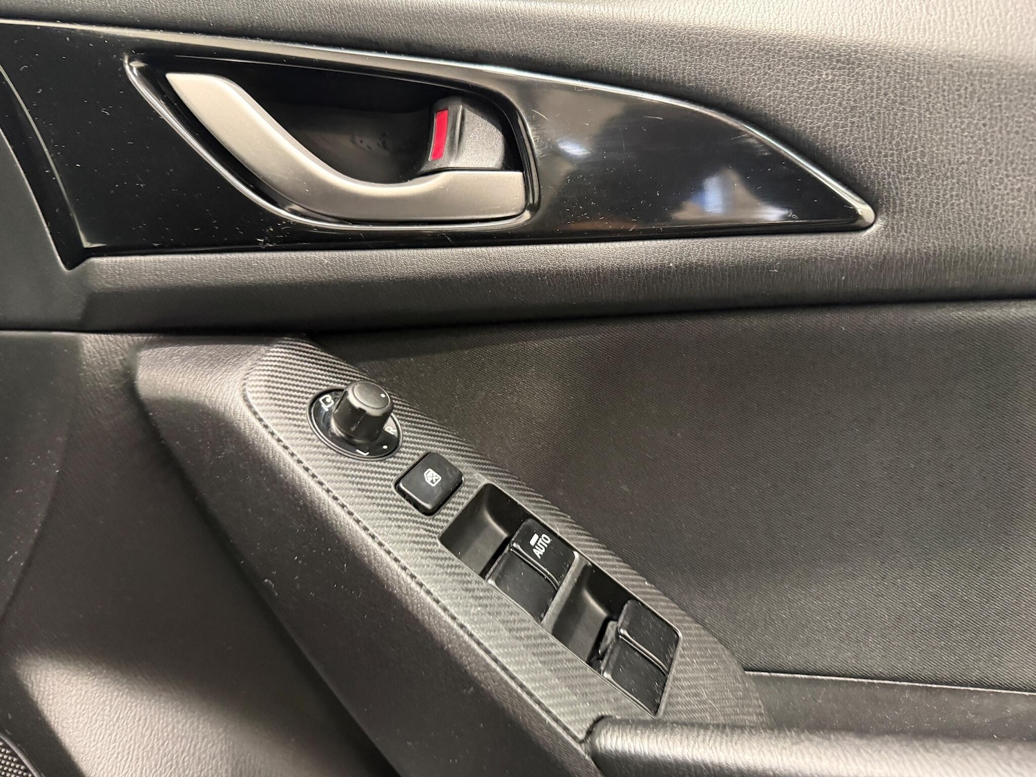 Used Mazda Mazda3 2016 for sale - 76457821: Photo 28