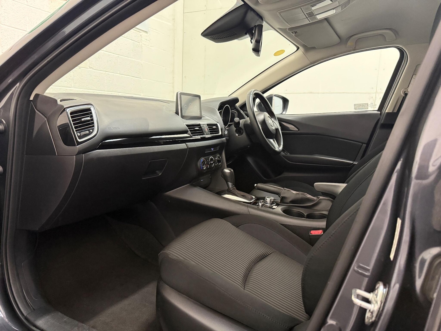 Used Mazda Mazda3 2016 for sale - 76457821: Photo 39