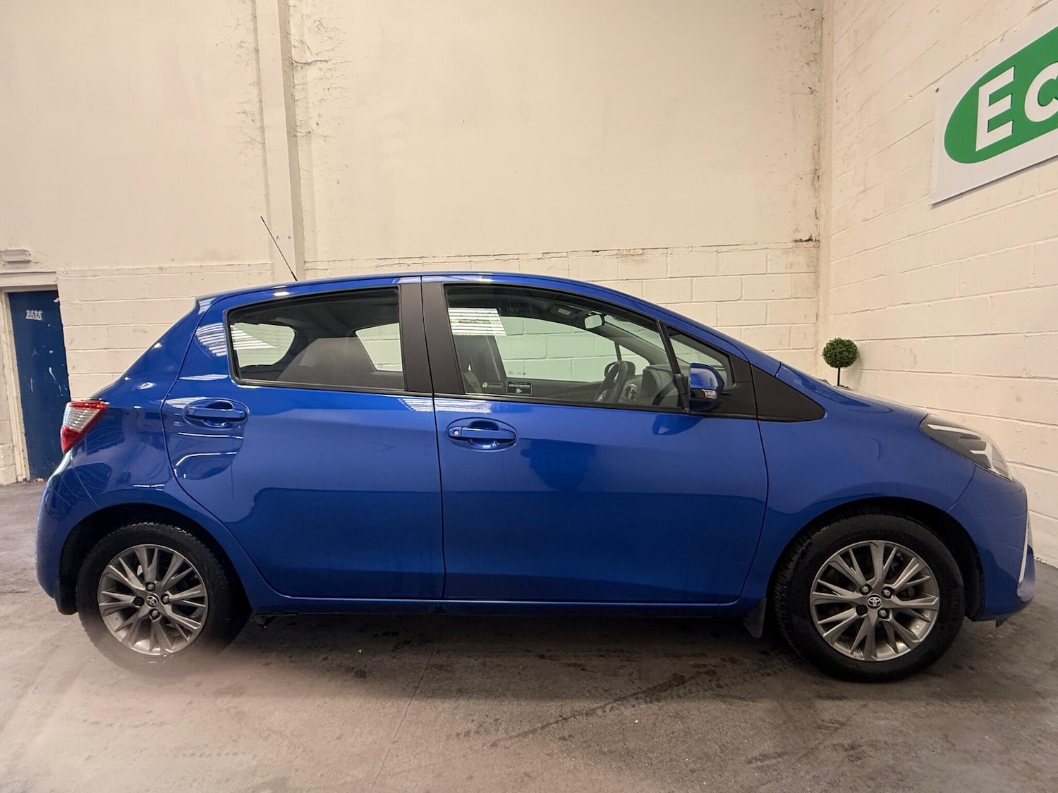 Used Toyota Yaris 2017 for sale - 76657937: Photo 11