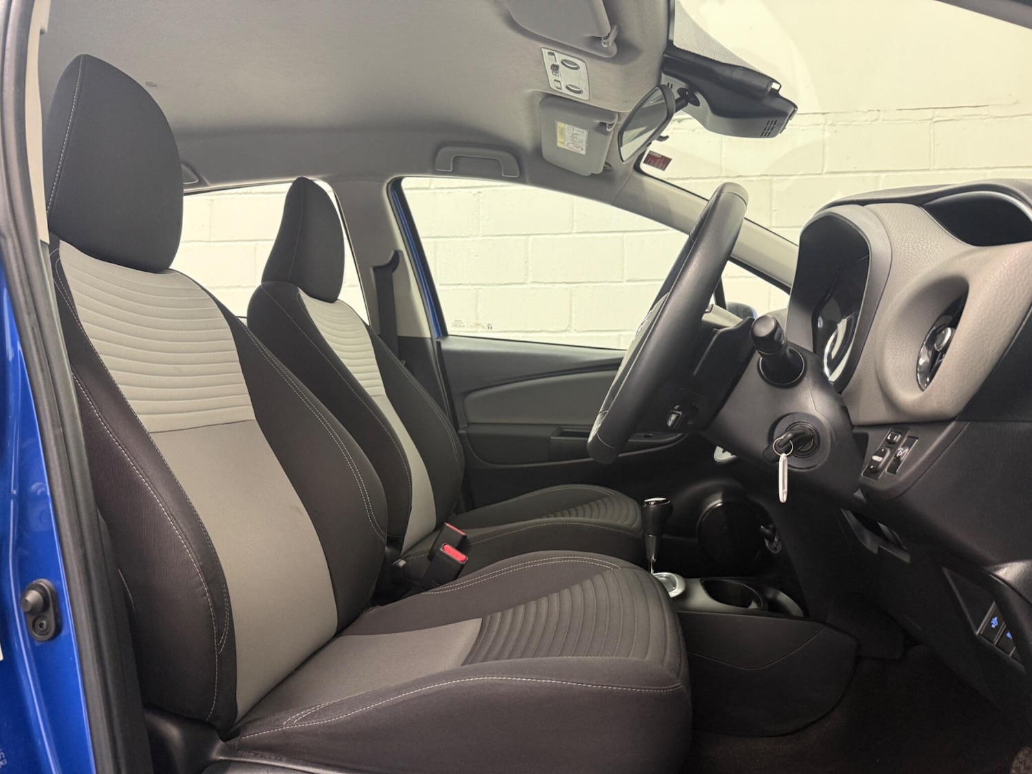 Used Toyota Yaris 2017 for sale - 76657937: Photo 18