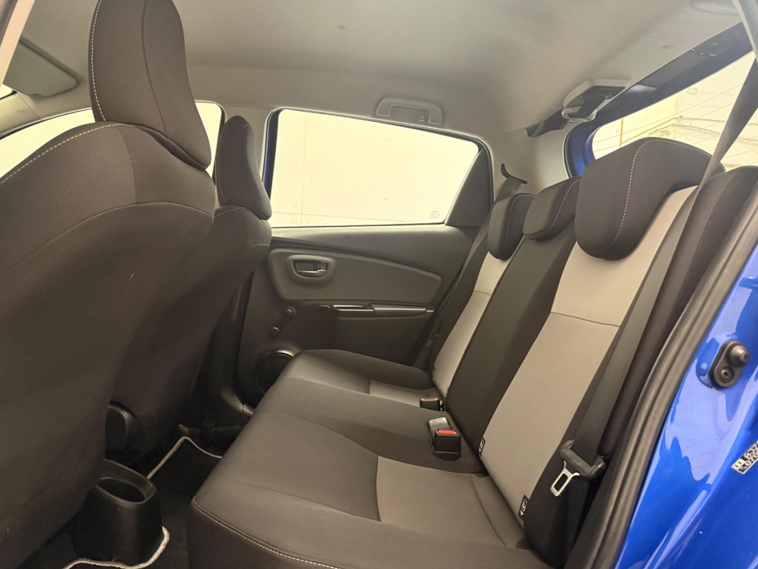 Used Toyota Yaris 2017 for sale - 76657937: Photo 24