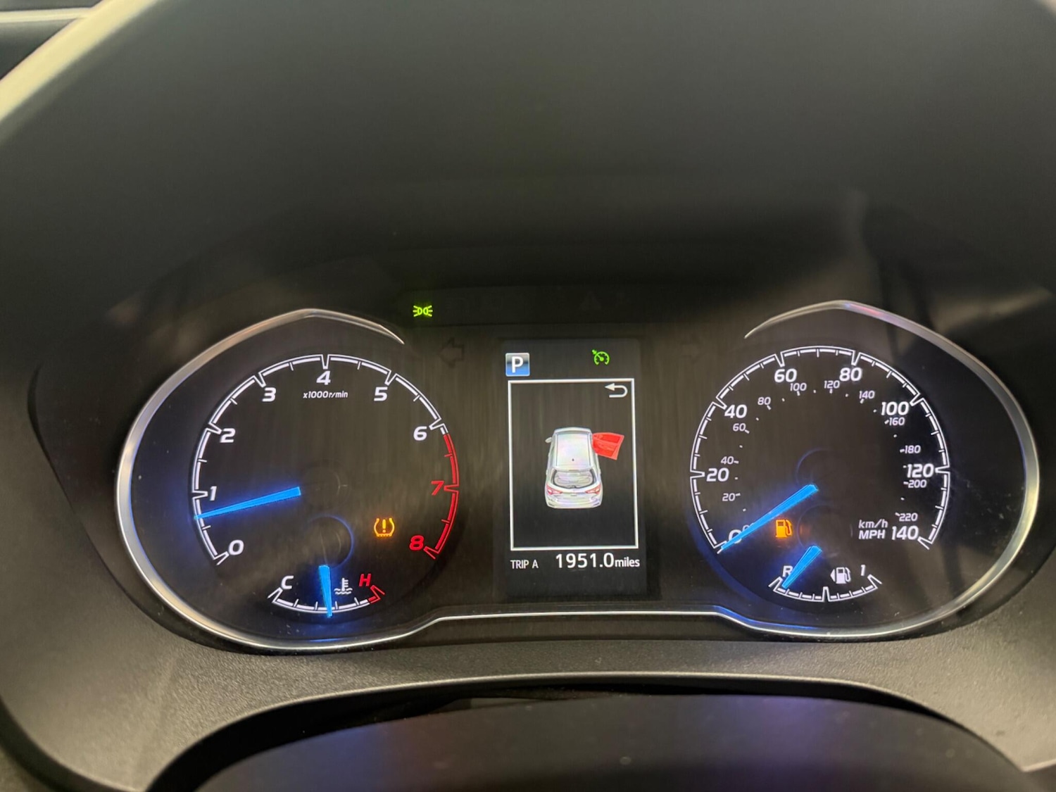 Used Toyota Yaris 2017 for sale - 76657937: Photo 28