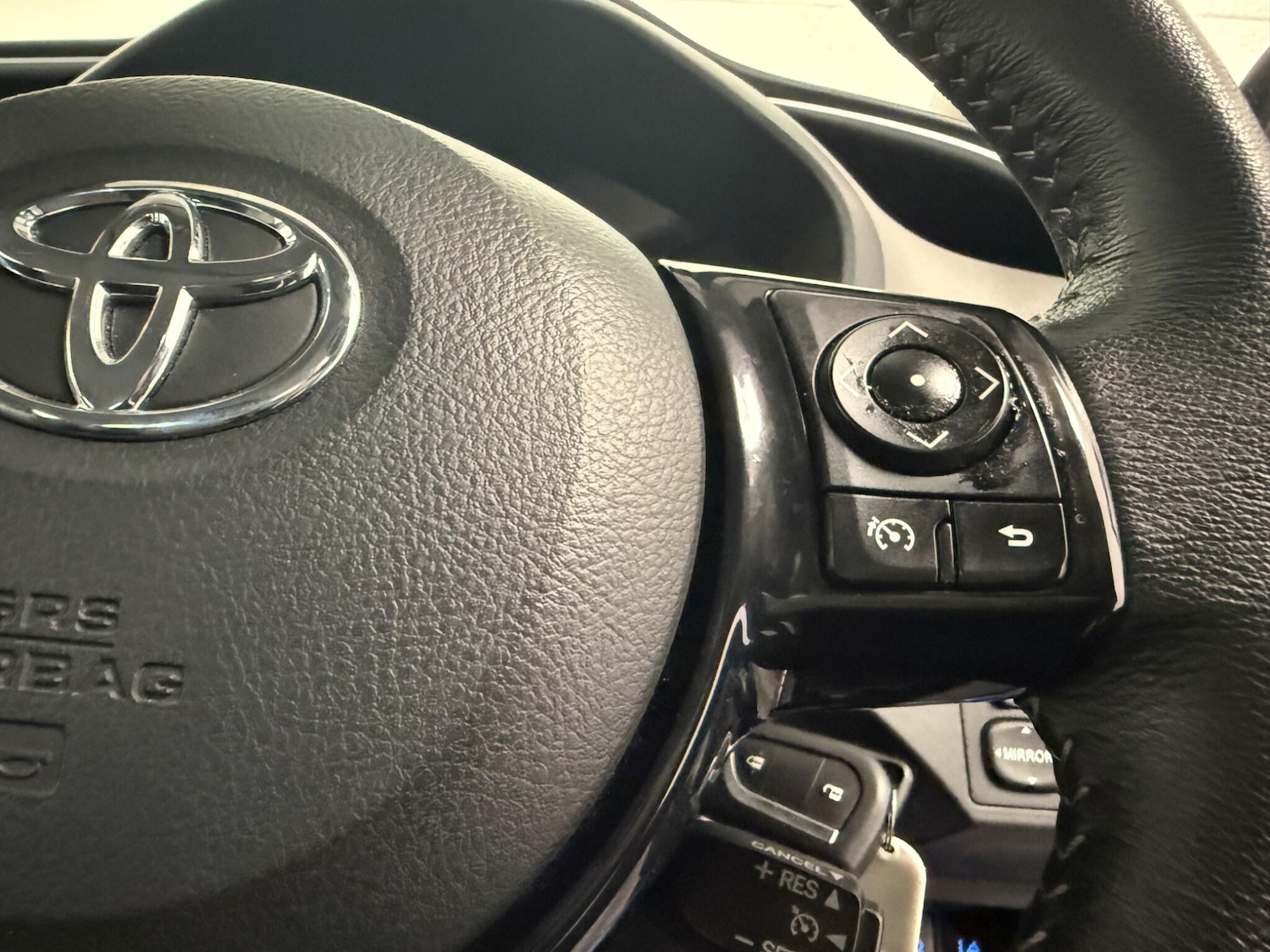 Used Toyota Yaris 2017 for sale - 76657937: Photo 30