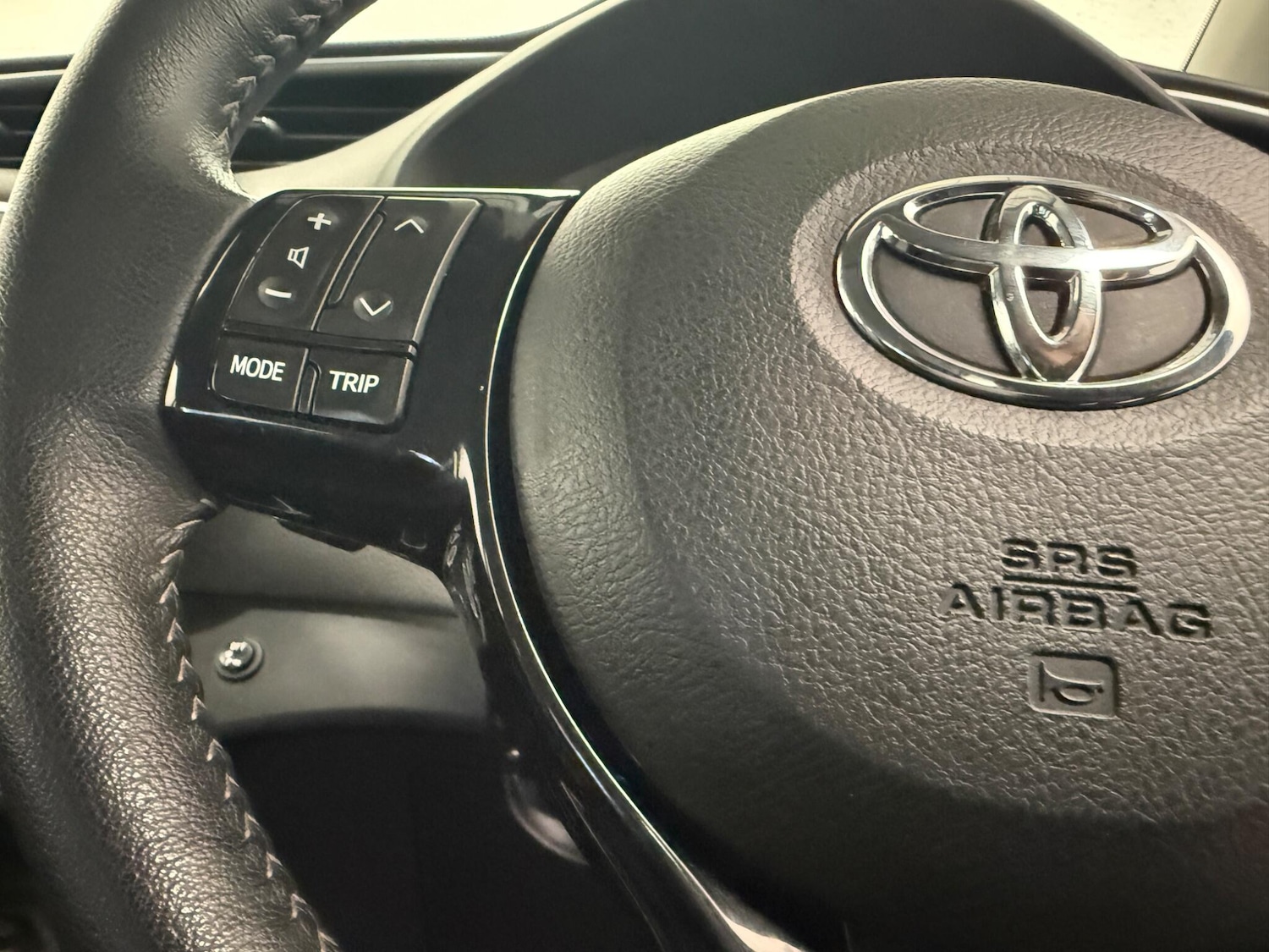 Used Toyota Yaris 2017 for sale - 76657937: Photo 31