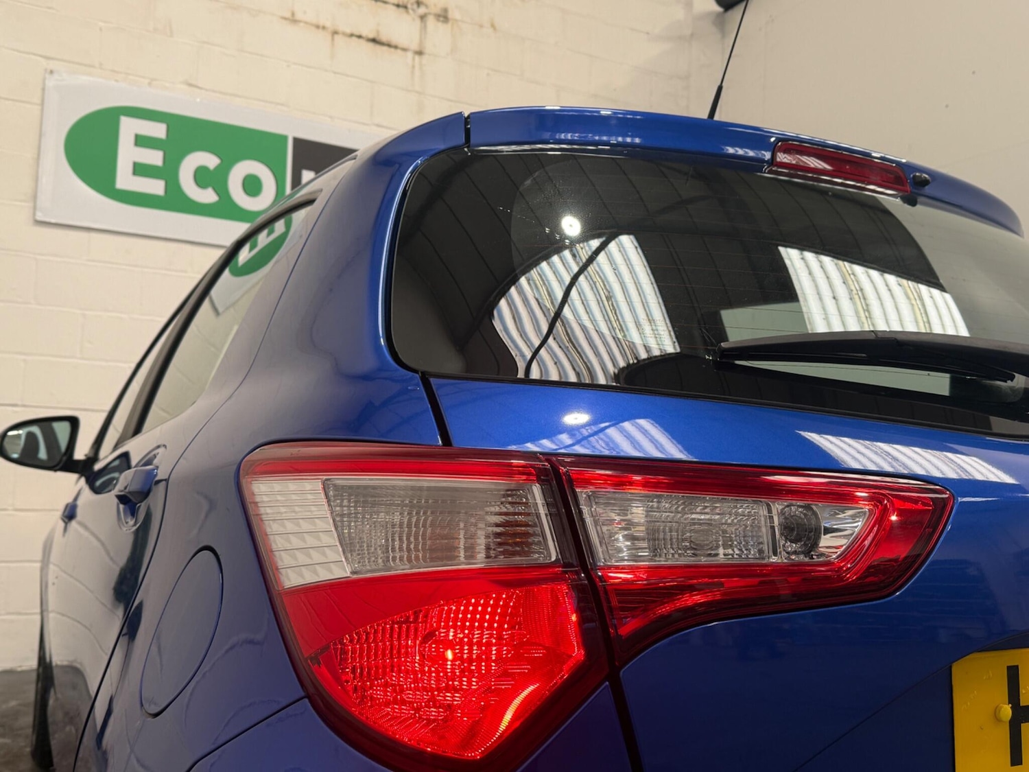 Used Toyota Yaris 2017 for sale - 76657937: Photo 37