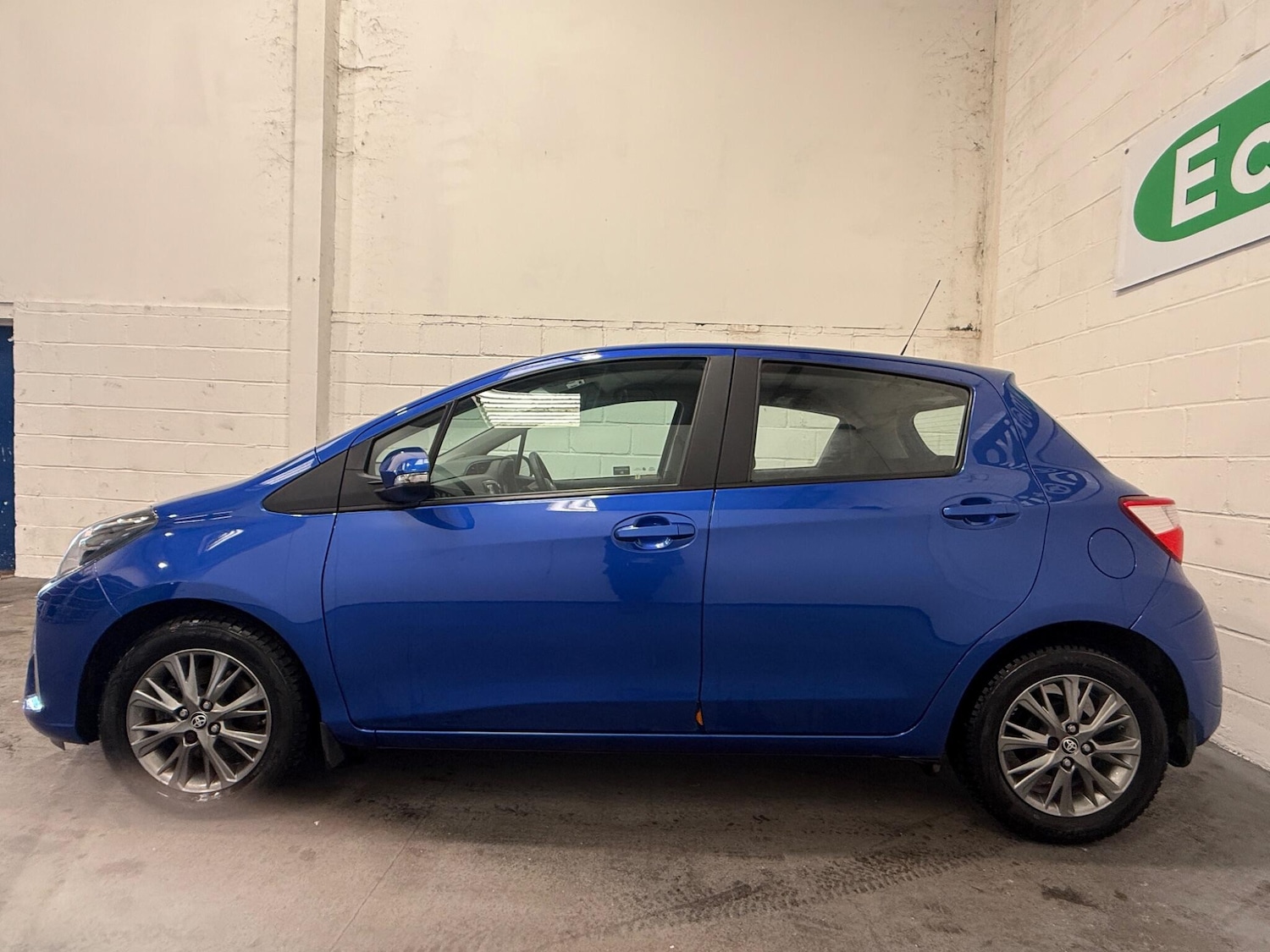 Used Toyota Yaris 2017 for sale - 76657937: Photo 8