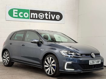 Used Volkswagen Golf 2017 for sale - 78541900: Photo