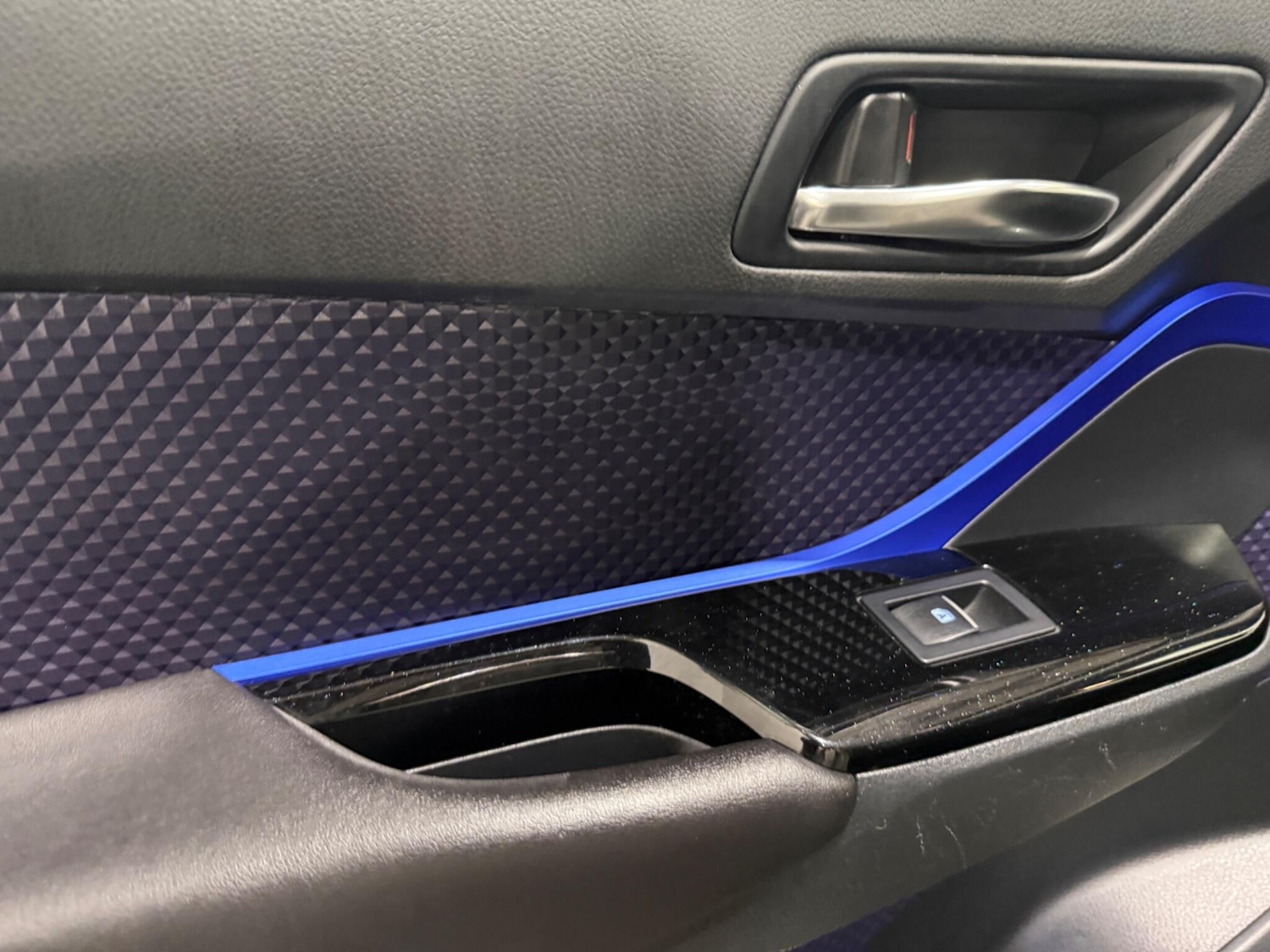 Used Toyota C-HR 2016 for sale - 76759404: Photo 24