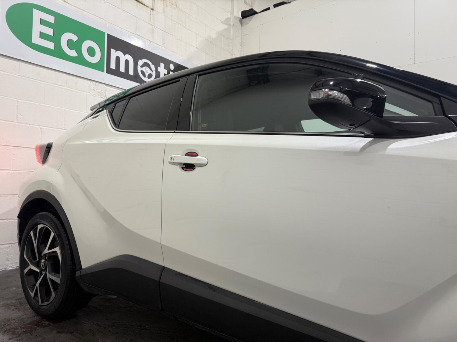 Used Toyota C-HR 2016 for sale - 76759404: Photo 4