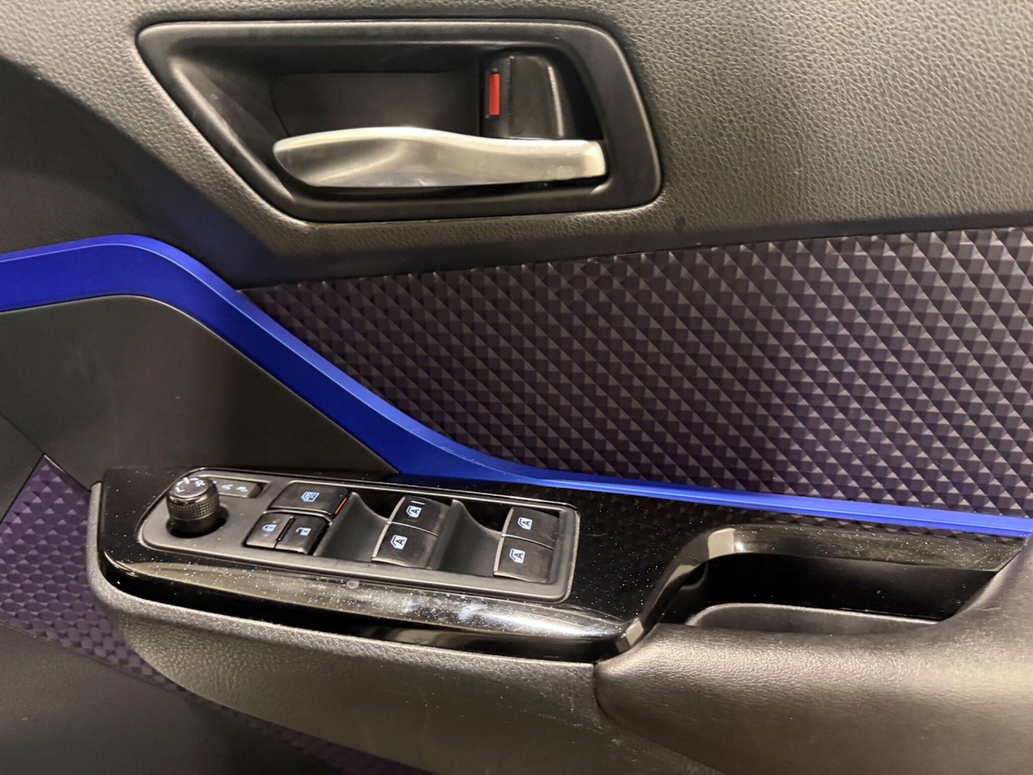 Used Toyota C-HR 2016 for sale - 76759404: Photo 45