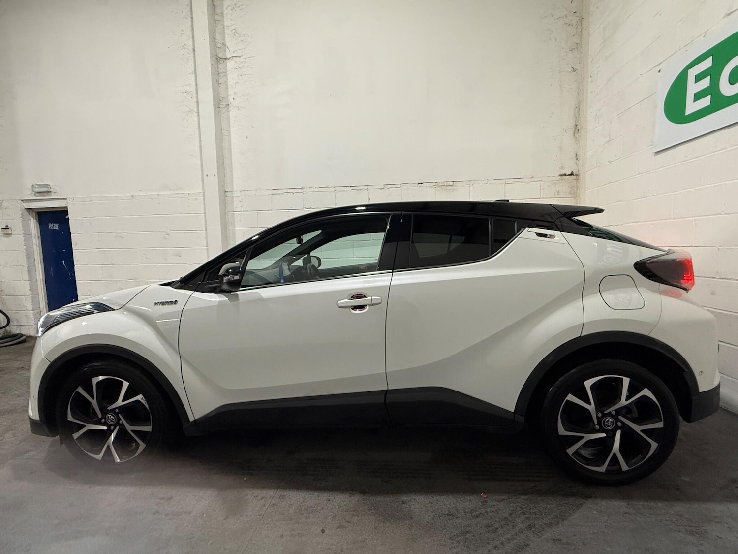 Used Toyota C-HR 2016 for sale - 76759404: Photo 7