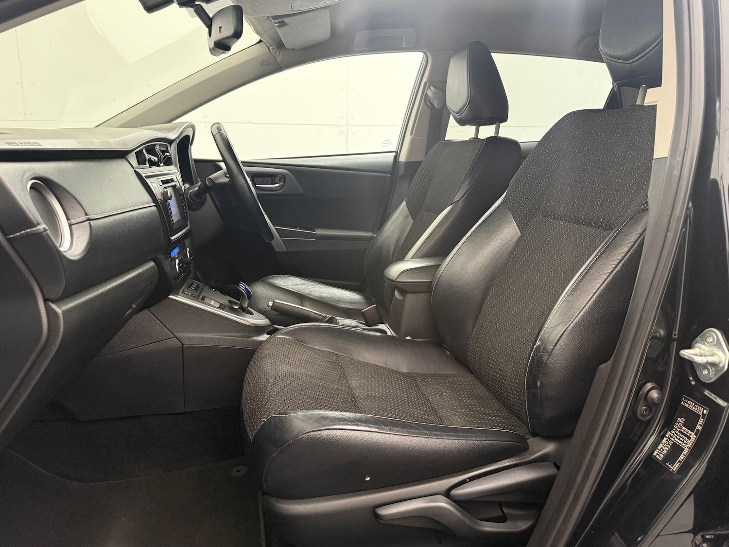 Used Toyota Auris 2013 for sale - 75532346: Photo 41