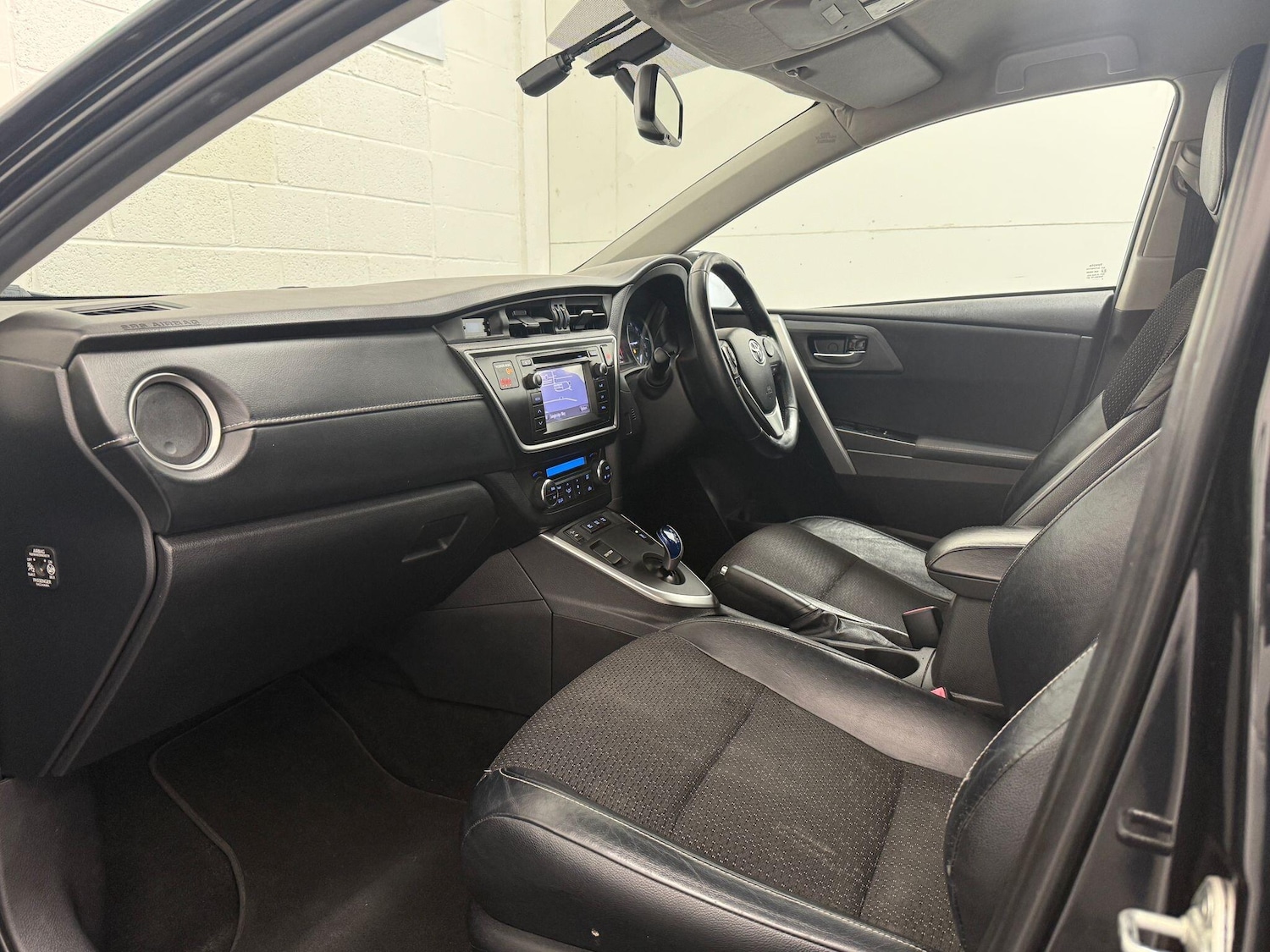 Used Toyota Auris 2013 for sale - 75532346: Photo 42