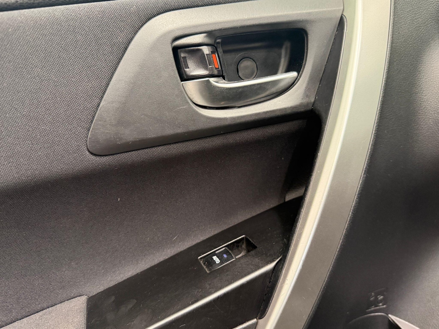 Used Toyota Auris 2013 for sale - 75532346: Photo 45