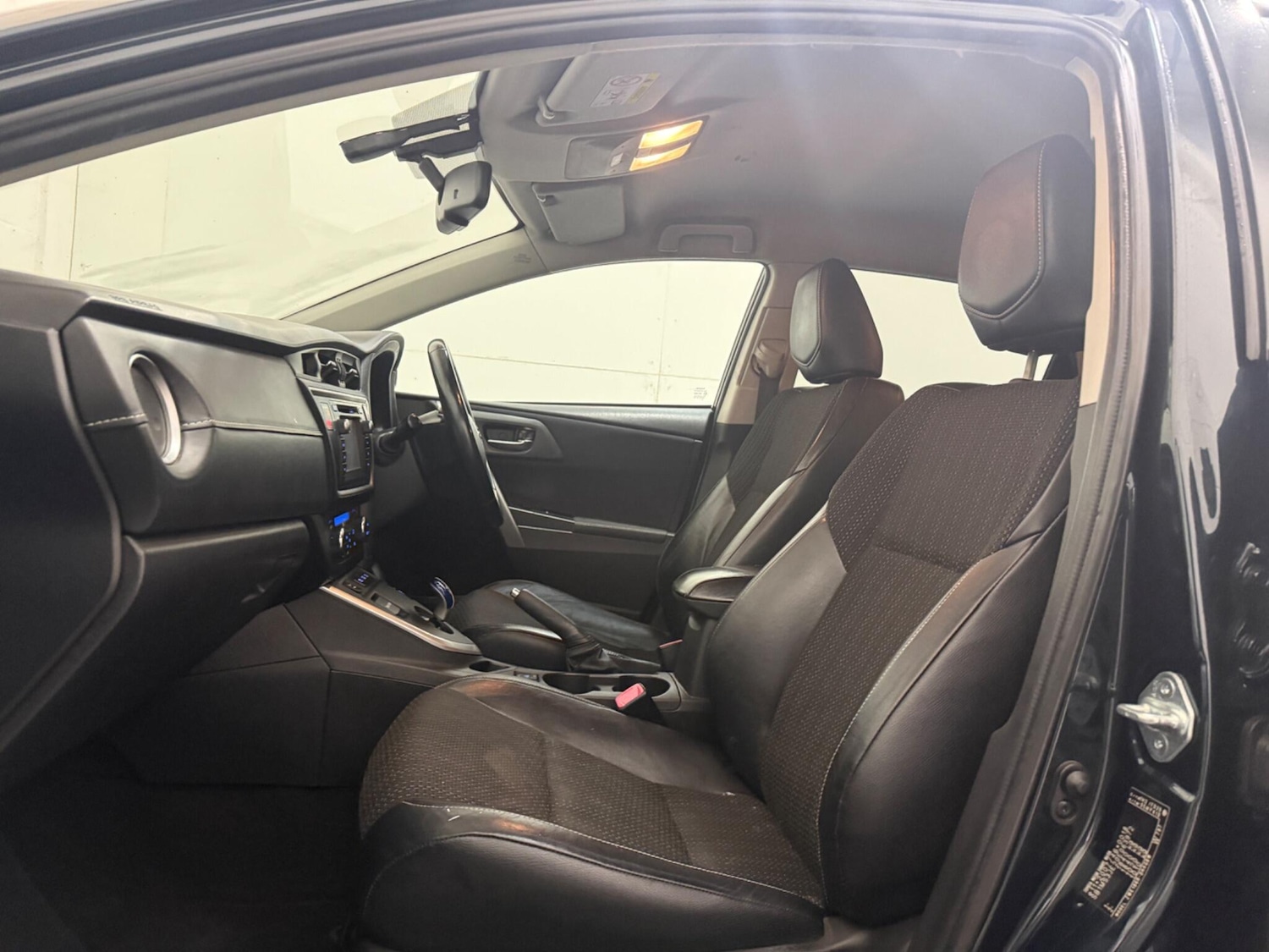 Used Toyota Auris 2013 for sale - 76802490: Photo 36