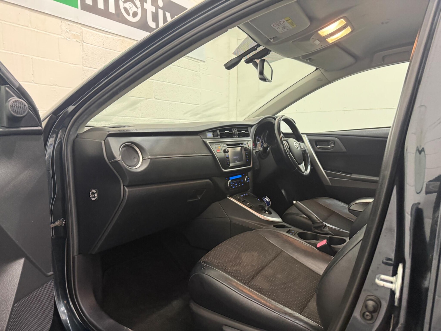 Used Toyota Auris 2013 for sale - 76802490: Photo 46