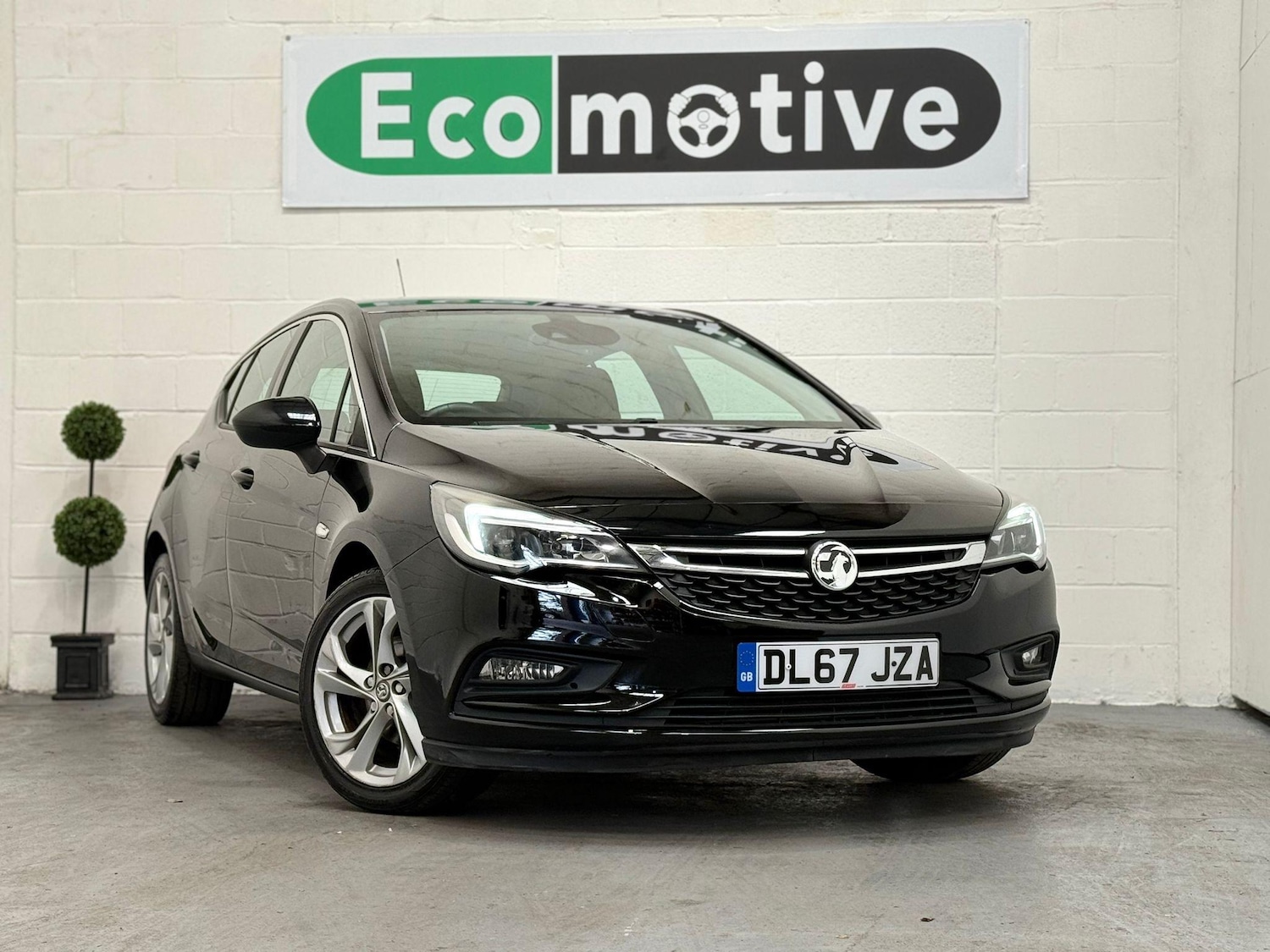Used Vauxhall Astra 2018 for sale - 76094306: Photo 1