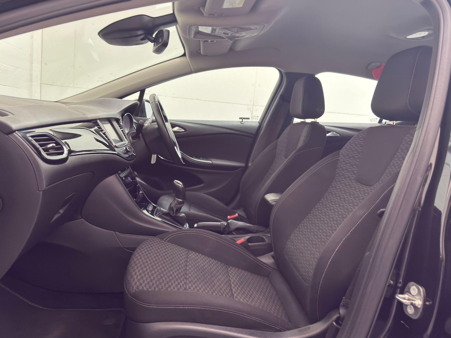 Used Vauxhall Astra 2018 for sale - 76094306: Photo 41