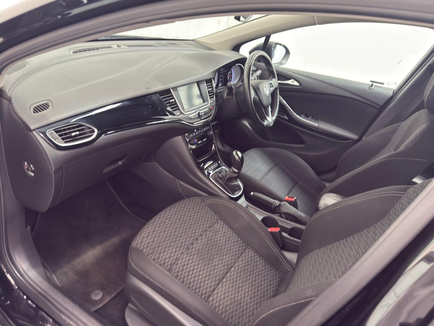 Used Vauxhall Astra 2018 for sale - 76094306: Photo 44