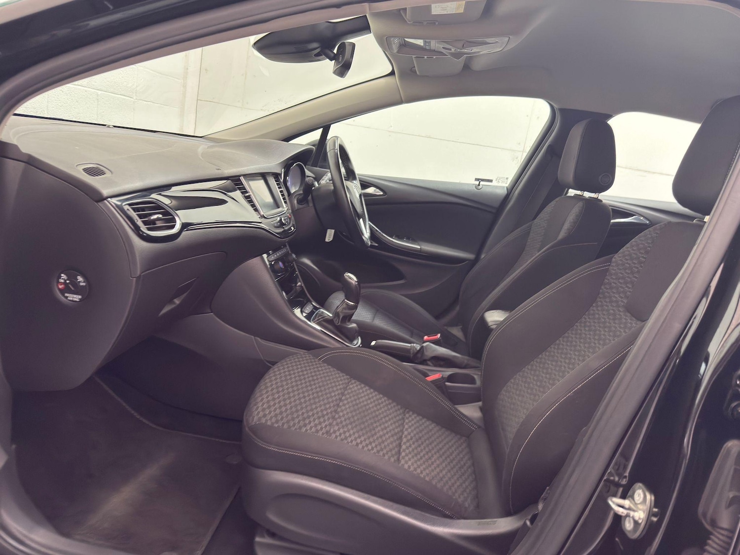 Used Vauxhall Astra 2018 for sale - 76094306: Photo 46