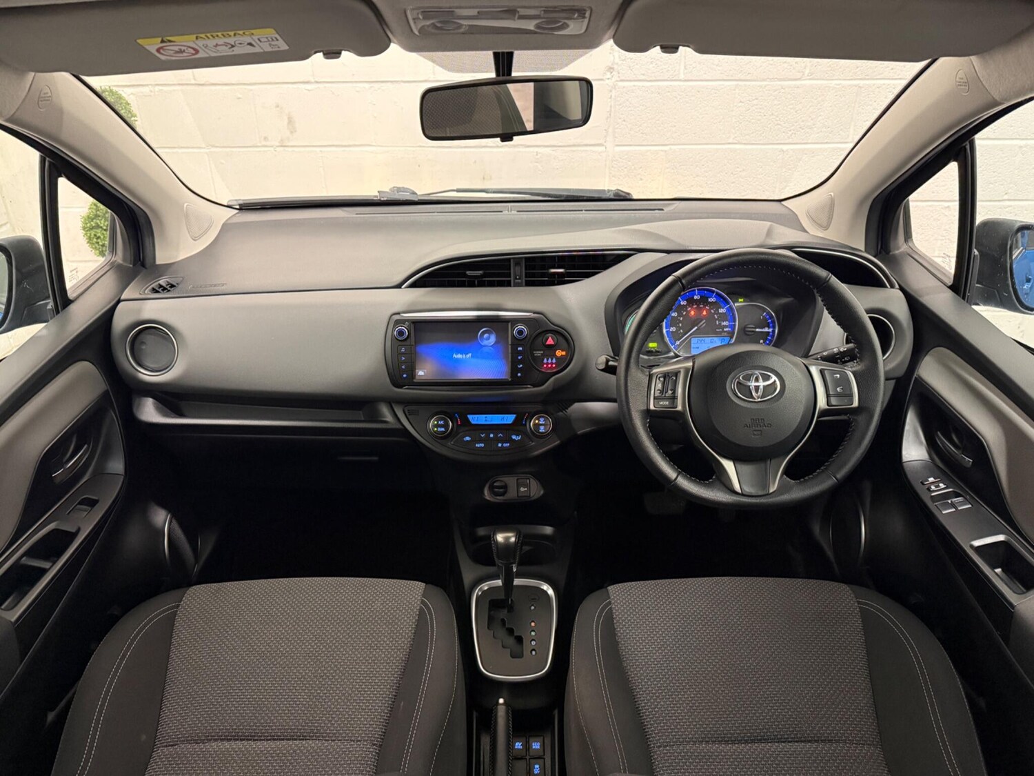 Used Toyota Yaris 2014 for sale - 76802160: Photo 17