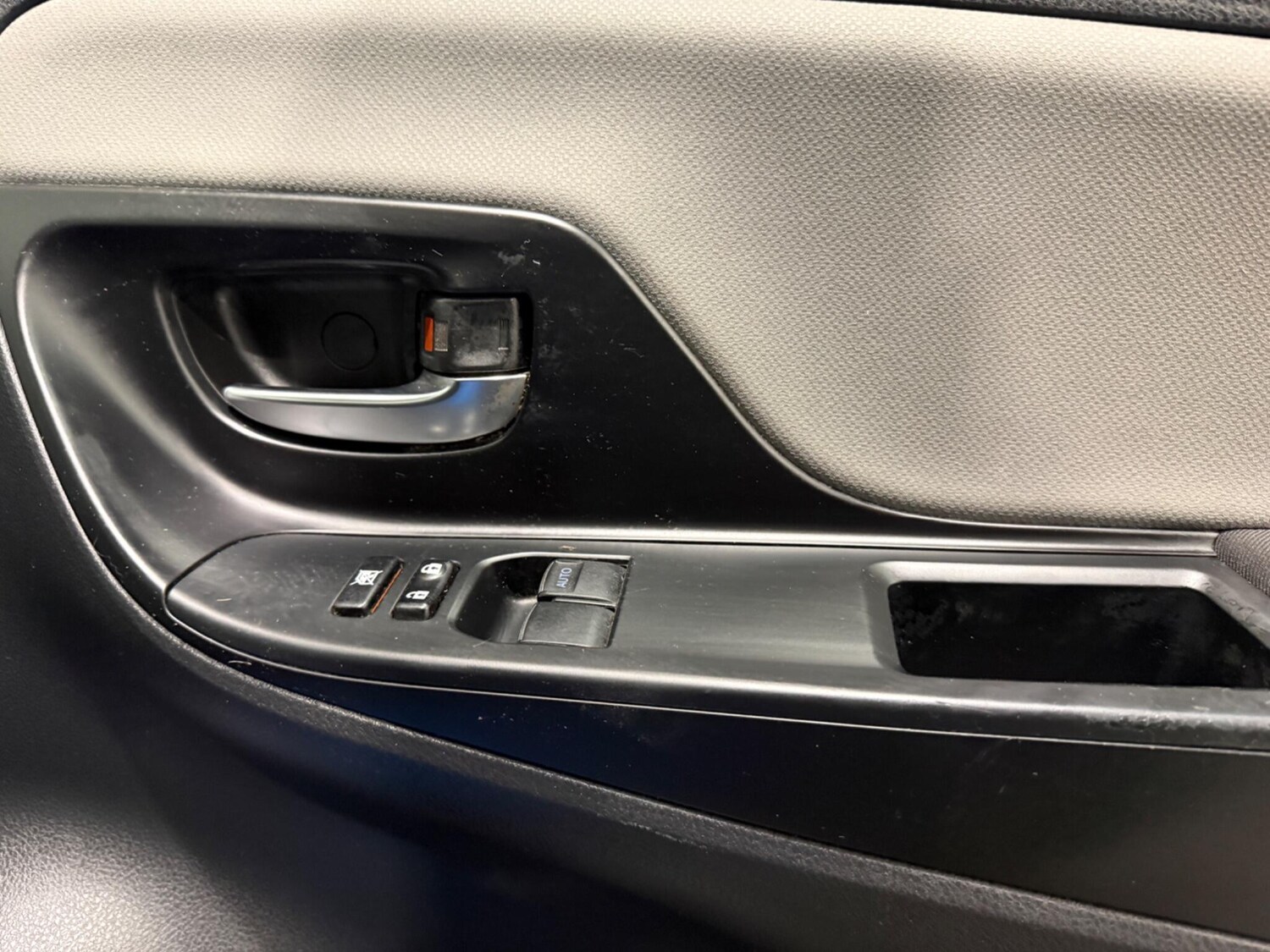 Used Toyota Yaris 2014 for sale - 76802160: Photo 30