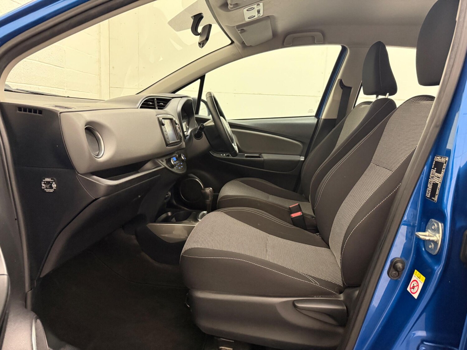 Used Toyota Yaris 2014 for sale - 76802160: Photo 35