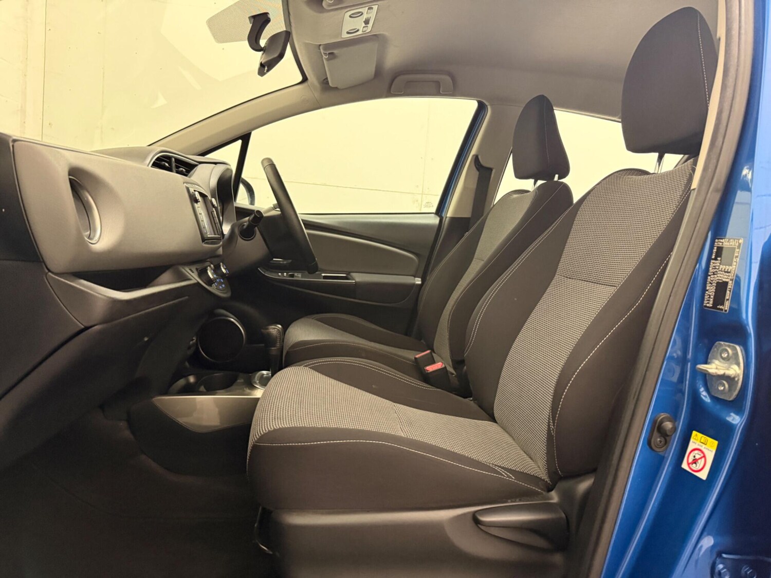 Used Toyota Yaris 2014 for sale - 76802160: Photo 36