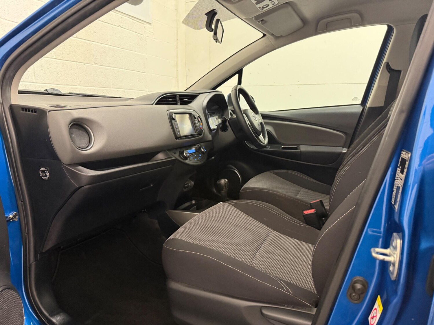 Used Toyota Yaris 2014 for sale - 76802160: Photo 37