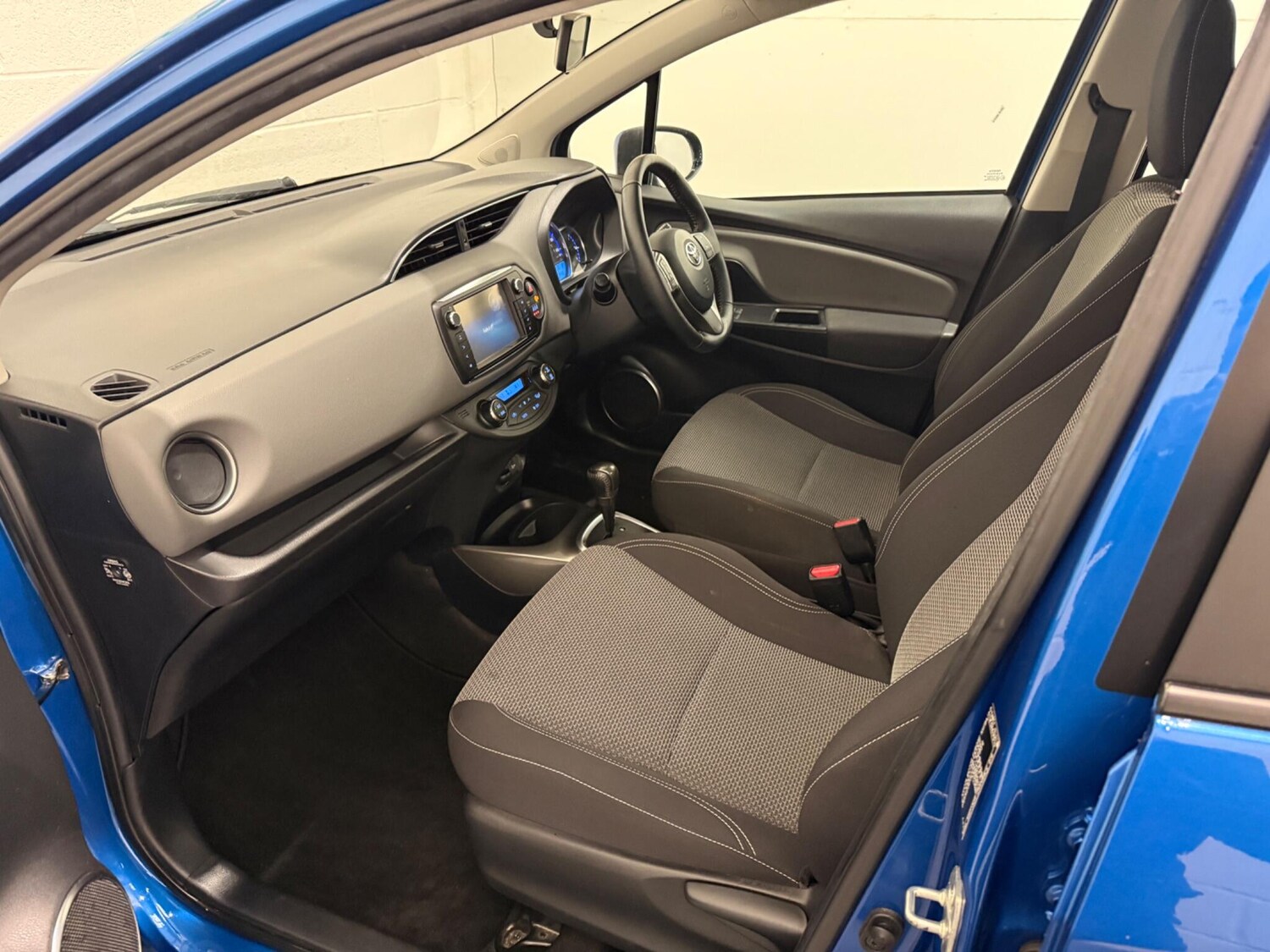 Used Toyota Yaris 2014 for sale - 76802160: Photo 38