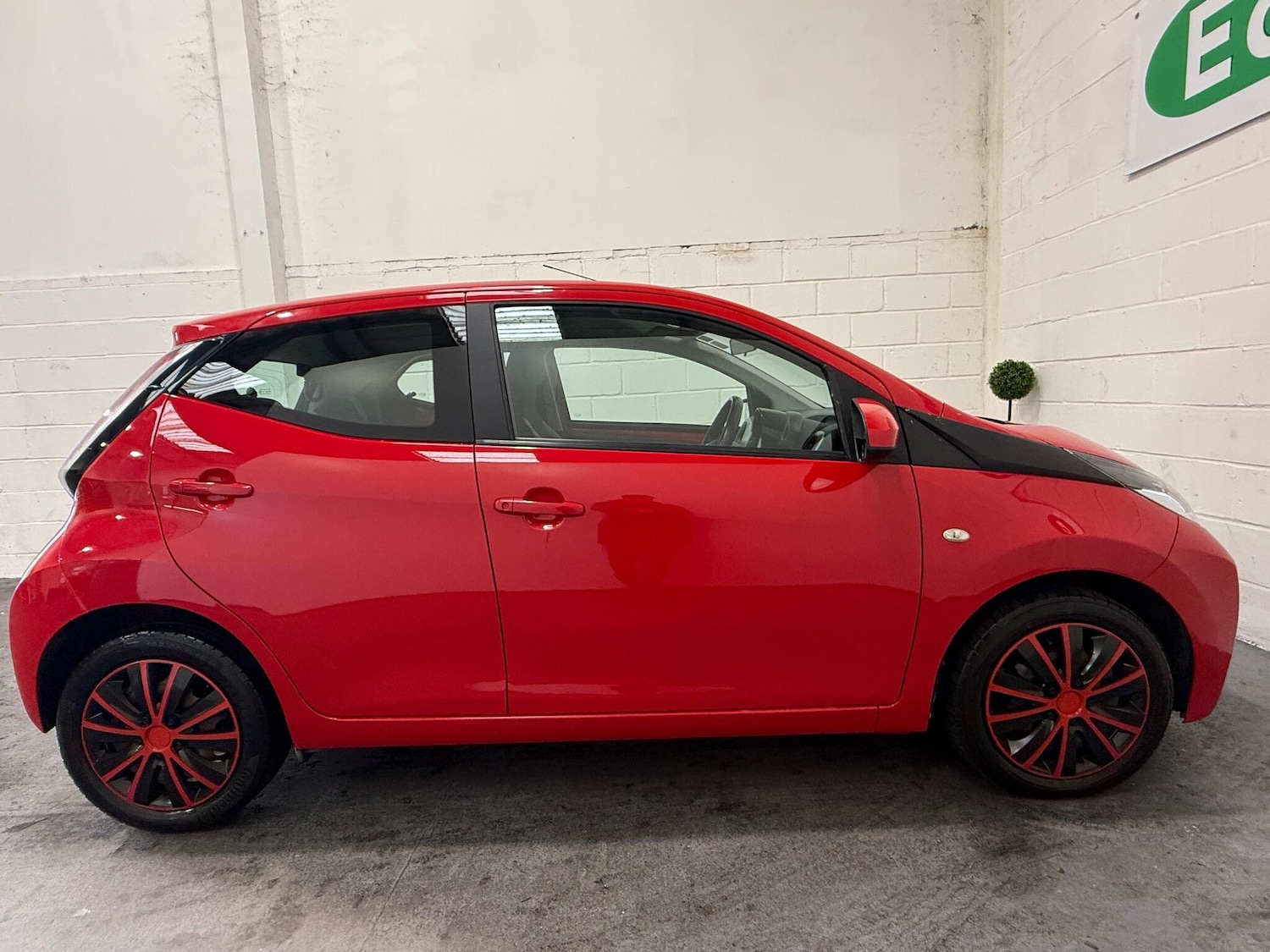 Used Toyota AYGO 2017 for sale - 76952970: Photo 12