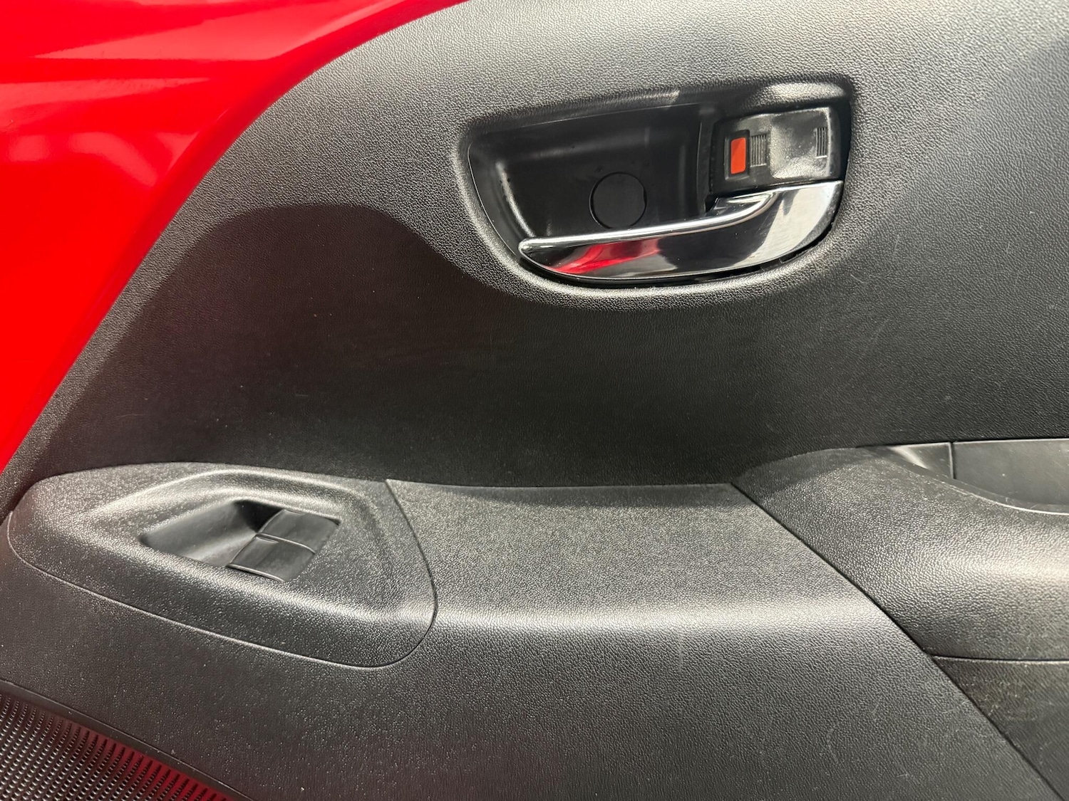 Used Toyota AYGO 2017 for sale - 76952970: Photo 28