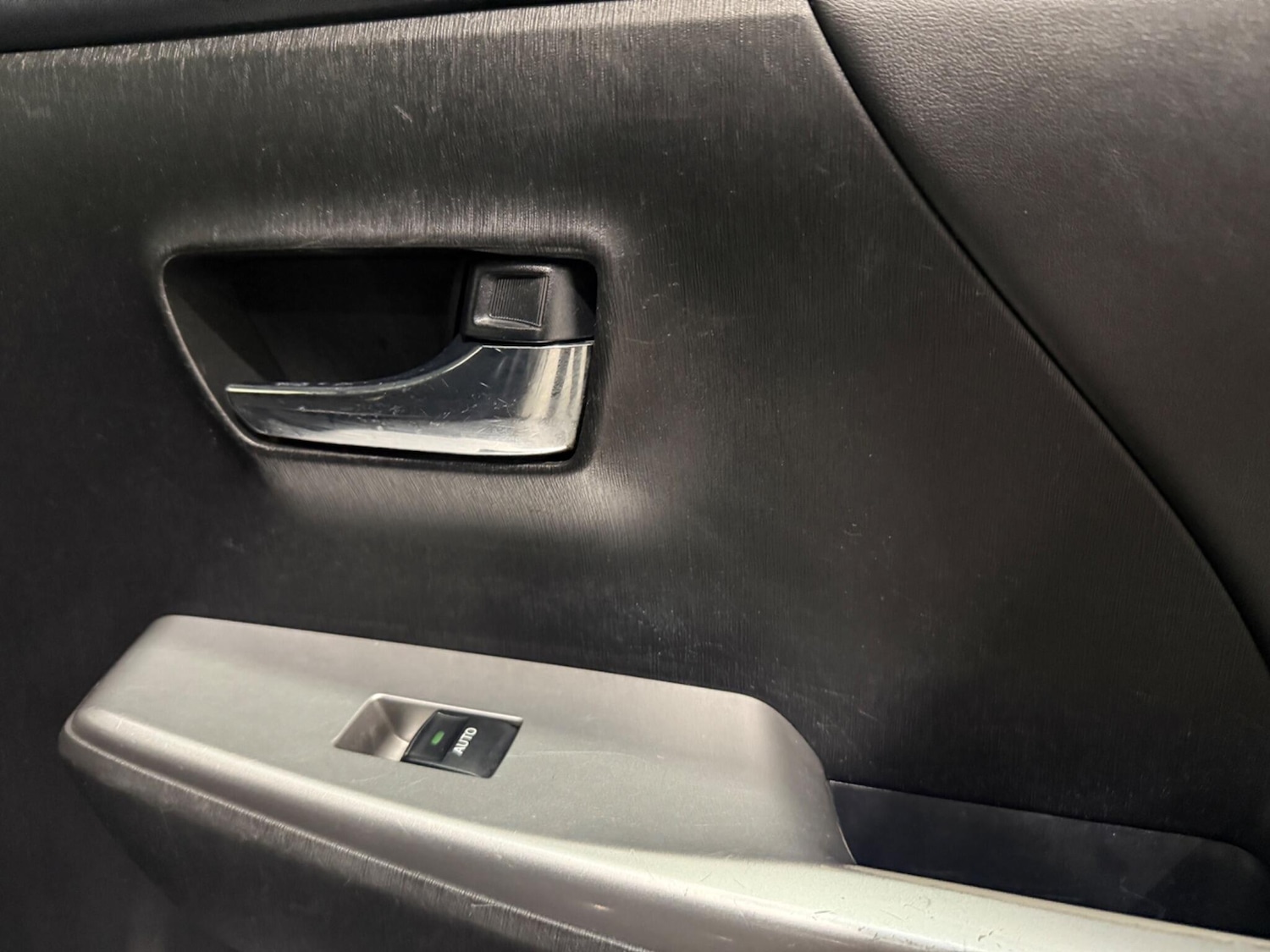 Used Toyota Prius+ 2016 for sale - 77574454: Photo 30