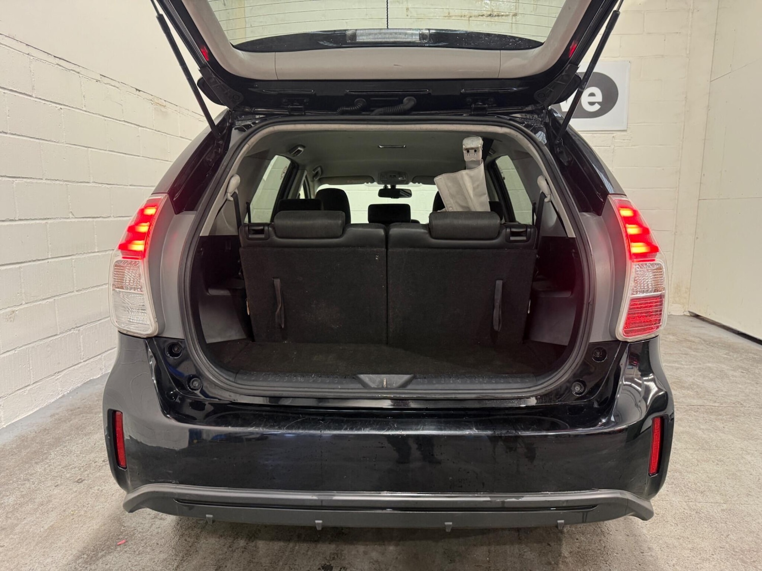 Used Toyota Prius+ 2016 for sale - 77574454: Photo 32