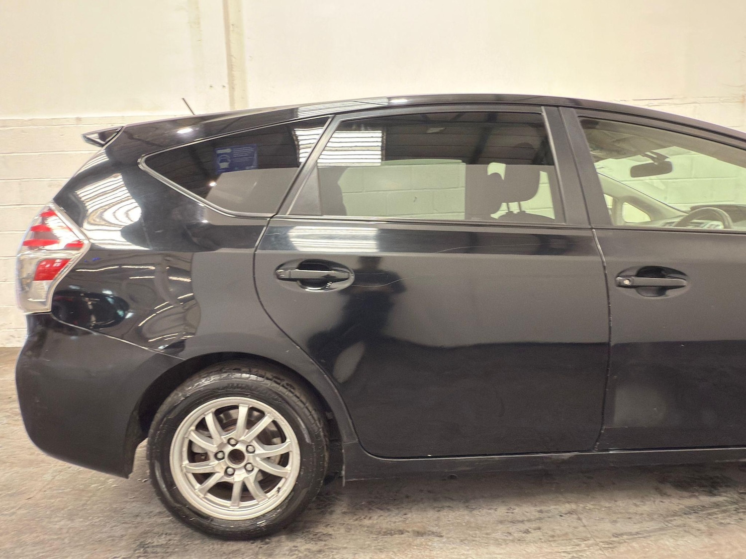 Used Toyota Prius+ 2014 for sale - 76109319: Photo 18