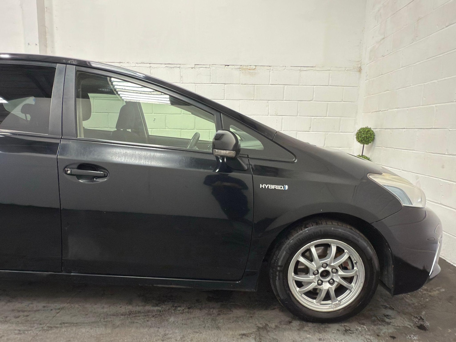 Used Toyota Prius+ 2014 for sale - 76109319: Photo 19