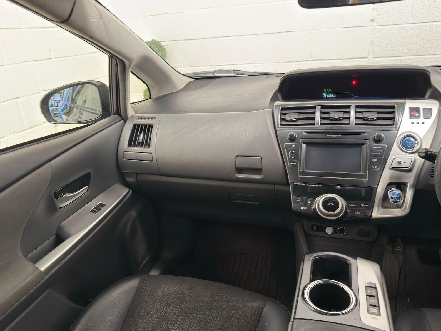 Used Toyota Prius+ 2014 for sale - 76109319: Photo 30