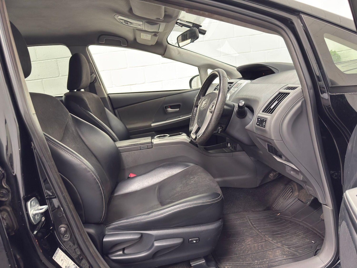 Used Toyota Prius+ 2014 for sale - 76109319: Photo 32