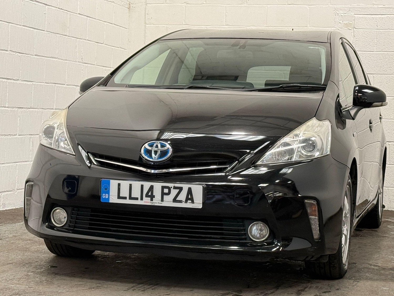 Used Toyota Prius+ 2014 for sale - 76109319: Photo 4