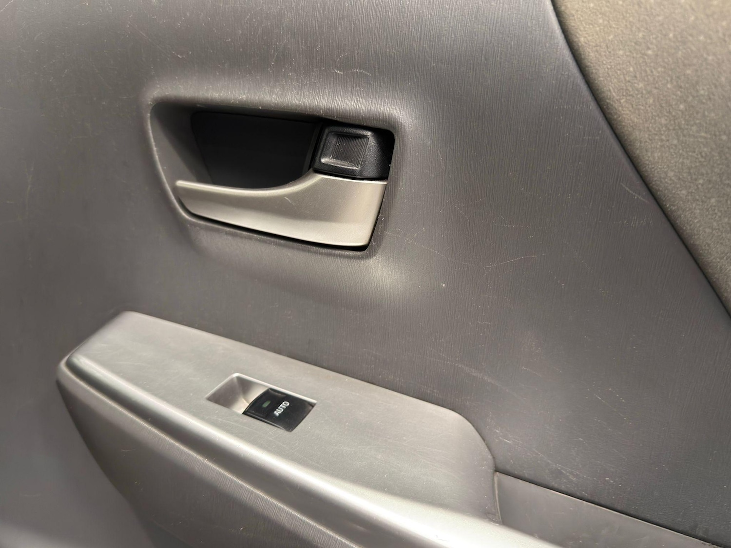 Used Toyota Prius+ 2014 for sale - 76109319: Photo 44