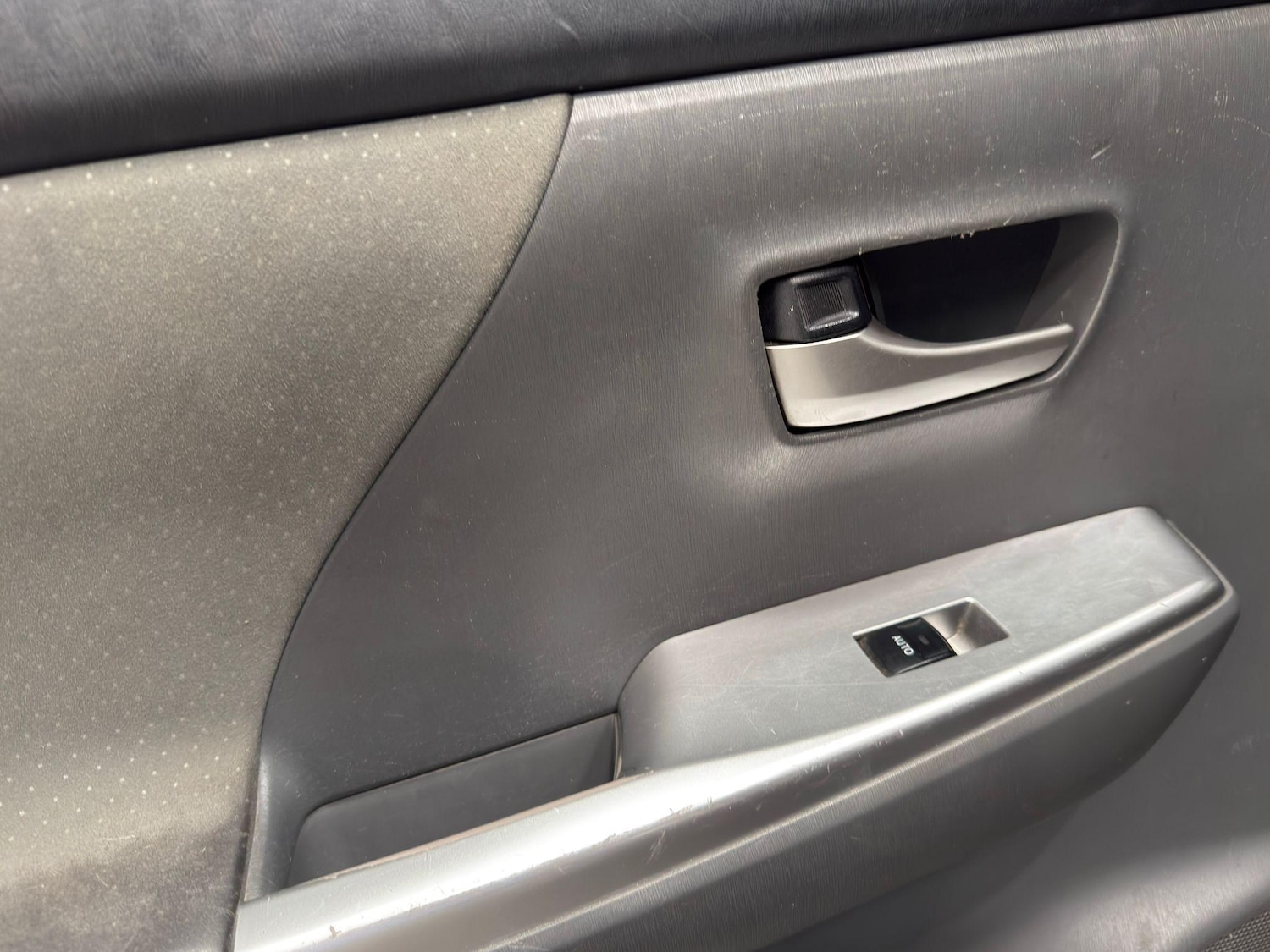 Used Toyota Prius+ 2014 for sale - 76109319: Photo 46