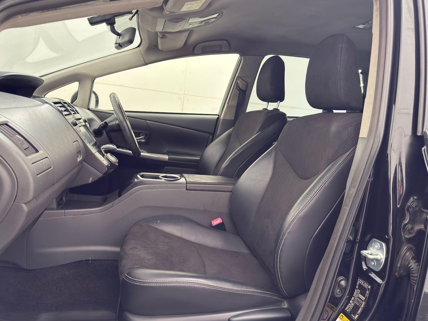 Used Toyota Prius+ 2014 for sale - 76109319: Photo 48