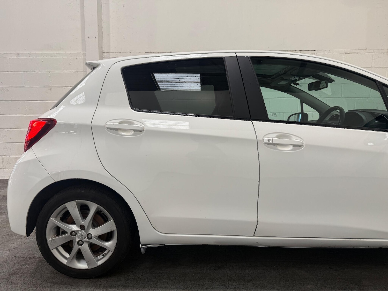 Used Toyota Yaris 2014 for sale - 76380998: Photo 19
