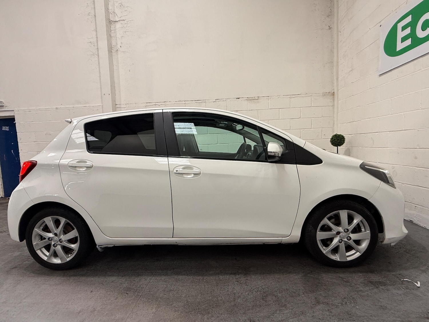 Used Toyota Yaris 2014 for sale - 76380998: Photo 23